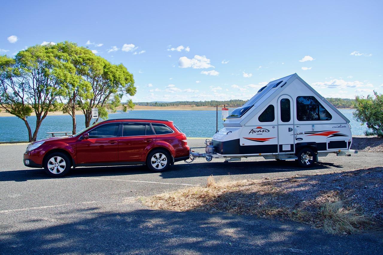 RV vs Motorhome vs Campervan vs Caravan: Which One’s Right for You? 🚐🏕️ https://anshulbohre.com/